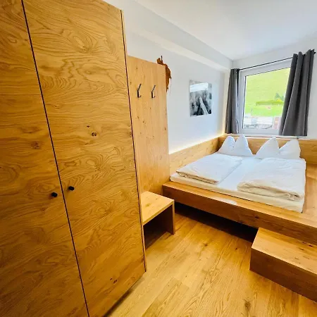 Tiroler Zeitgeist Apartment Fuegen